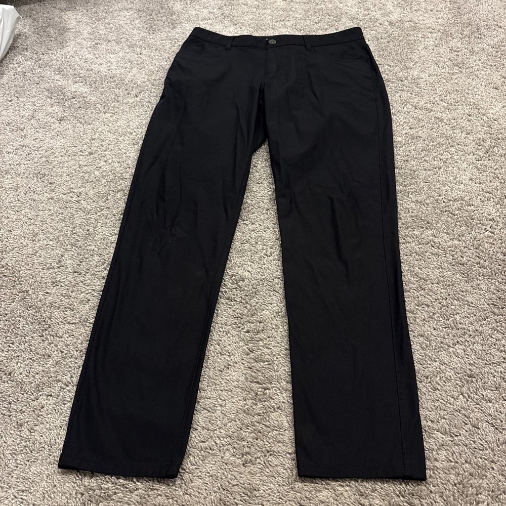 Vuori Meta Pant Men's Size 33x32 Black Slim Fit Stretch V430 *Flaw Pocket Hole